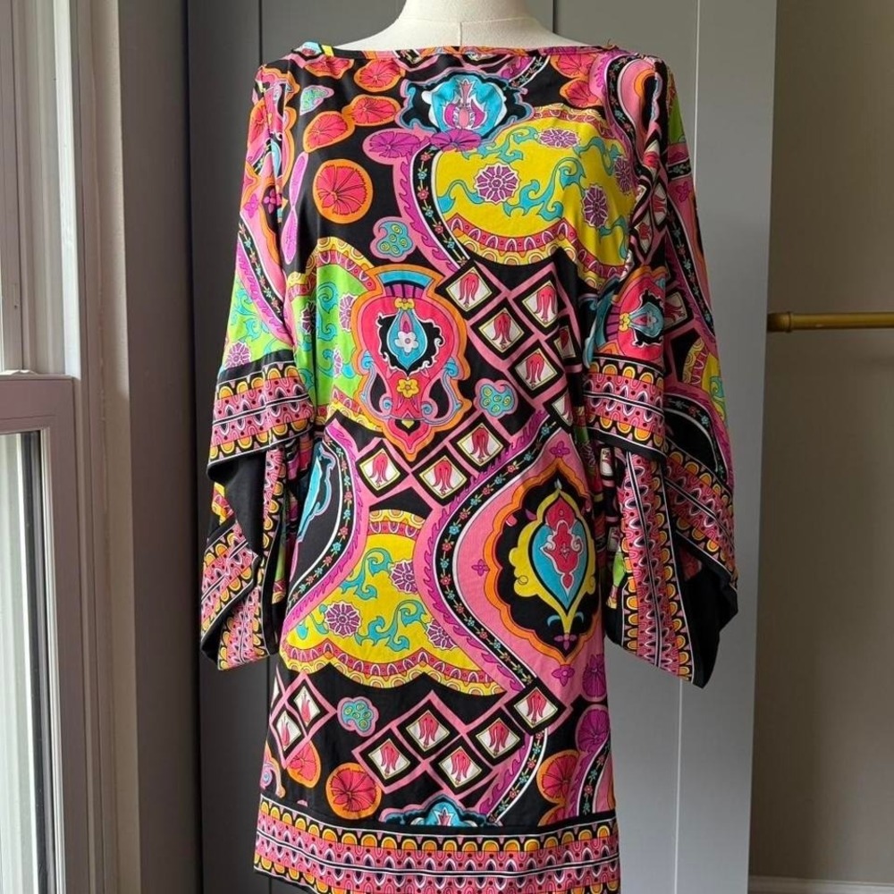 Trina Turk Women's Dress Size Small Bold Retro Print Bell Sleeve